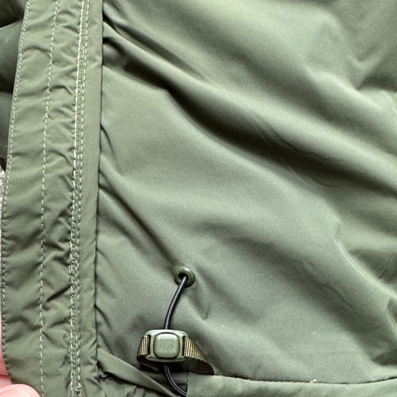 Mountain Hardwear Men's Forest Green StretchDown Puffer Jacket - Picture 6 of 7